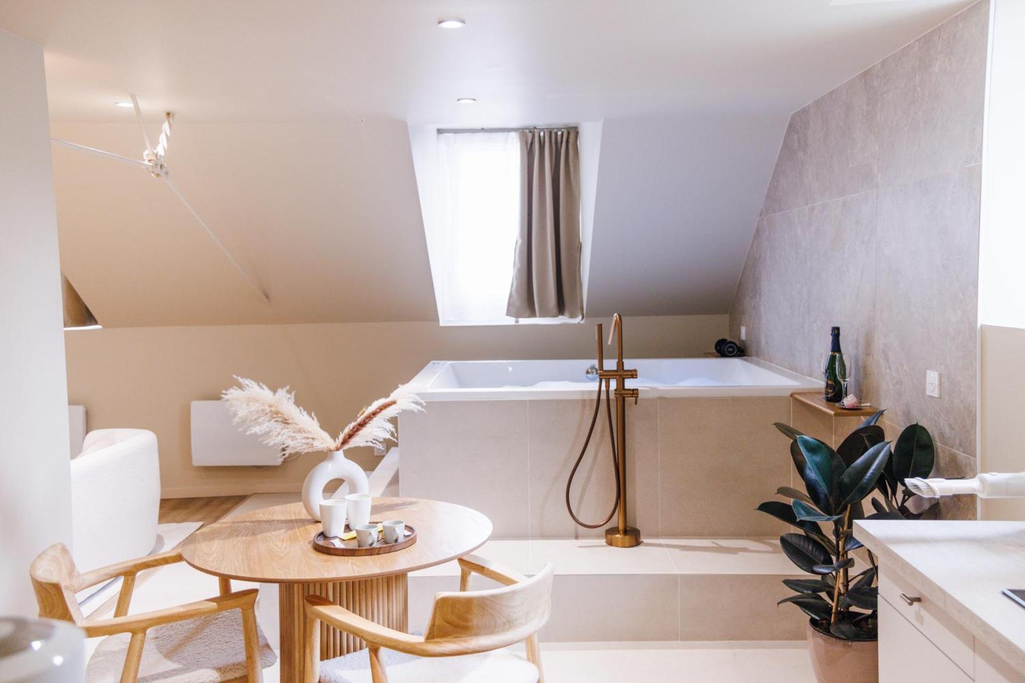 Eden Room - Luxe, Balneo & Sauna Le Mans Luaran gambar