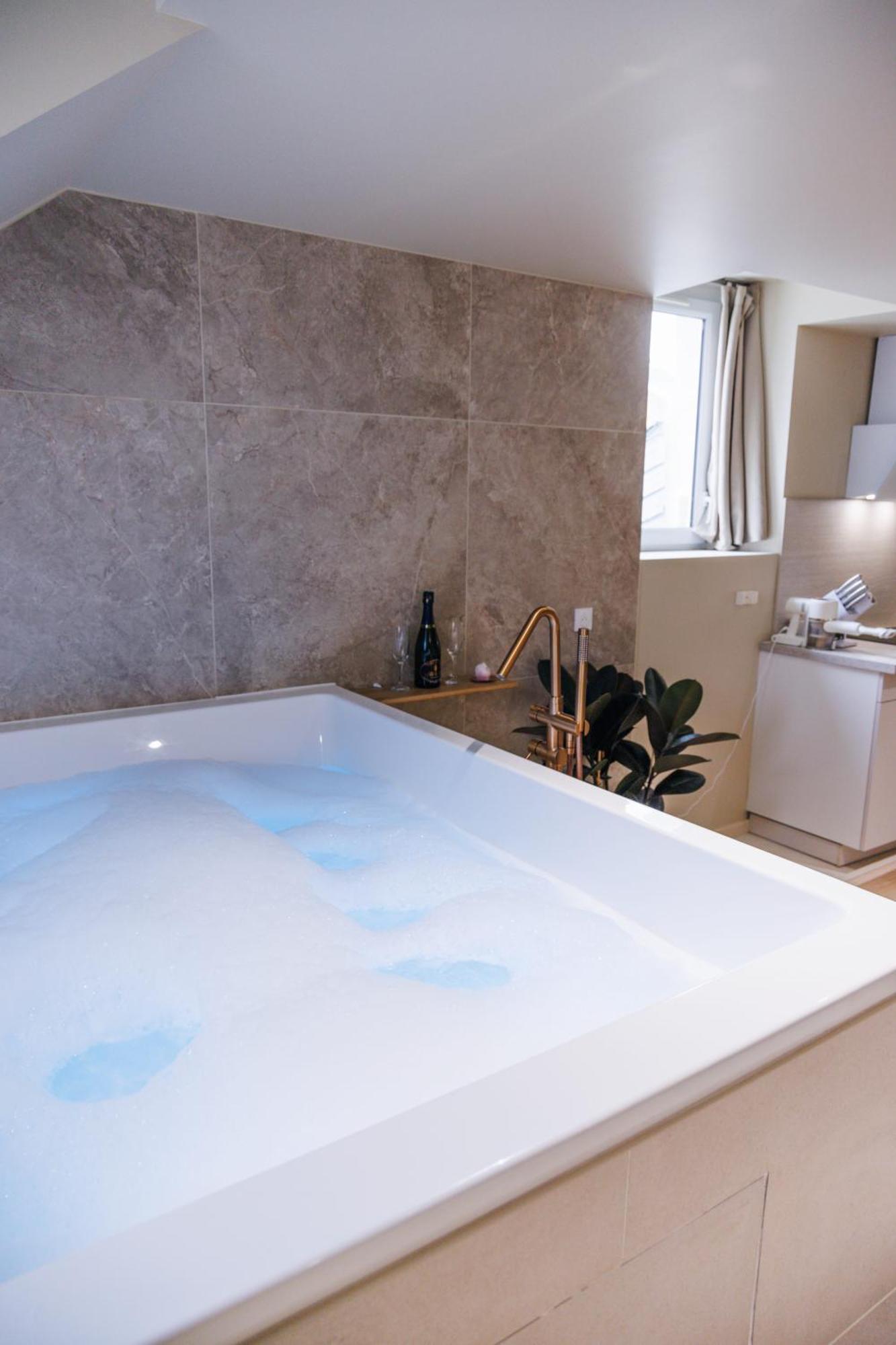 Eden Room - Luxe, Balneo & Sauna Le Mans Luaran gambar